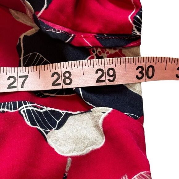 Lane Bryant Floral Flounce Blouse Women’s 26/28 V-neck Red Navy - Picture 4 of 12